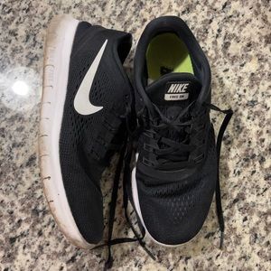 Nike free rn sneakers